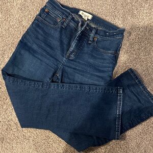Madewell Dark Blue Ankle & Cropped Jeans / mid rise kick out Jean dark